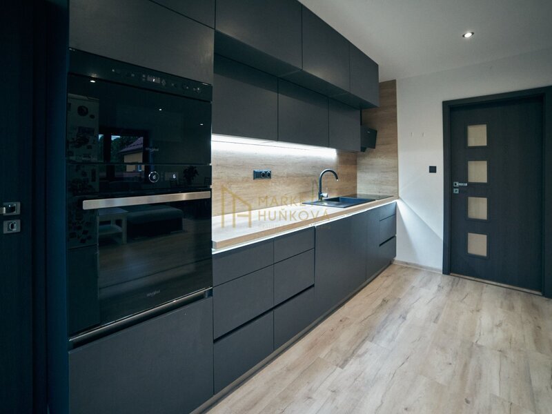 Prodej rodinného domu se zahradou, 200 m2, Kunín